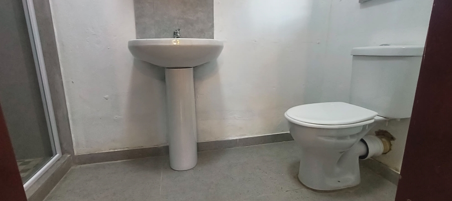 To Let 1 Bedroom Property for Rent in Greenhills Gauteng
