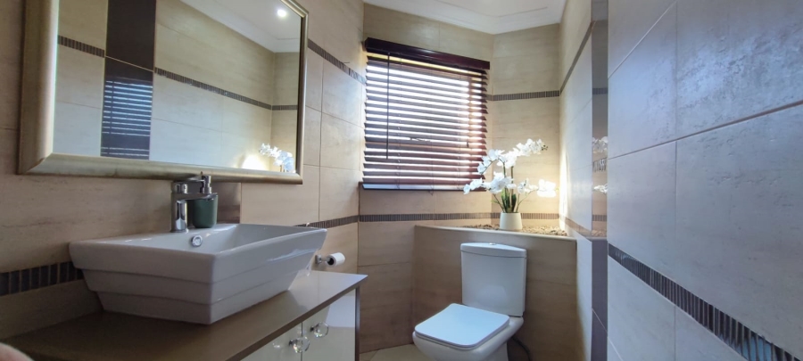 5 Bedroom Property for Sale in Eldoraigne Gauteng