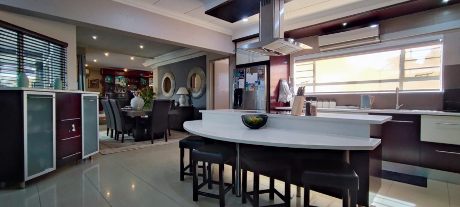5 Bedroom Property for Sale in Eldoraigne Gauteng