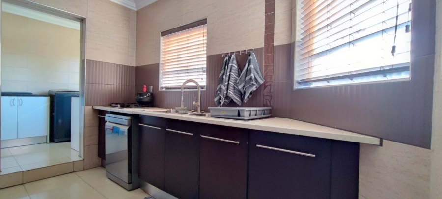 5 Bedroom Property for Sale in Eldoraigne Gauteng