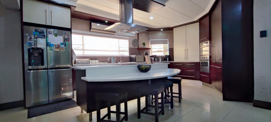 5 Bedroom Property for Sale in Eldoraigne Gauteng
