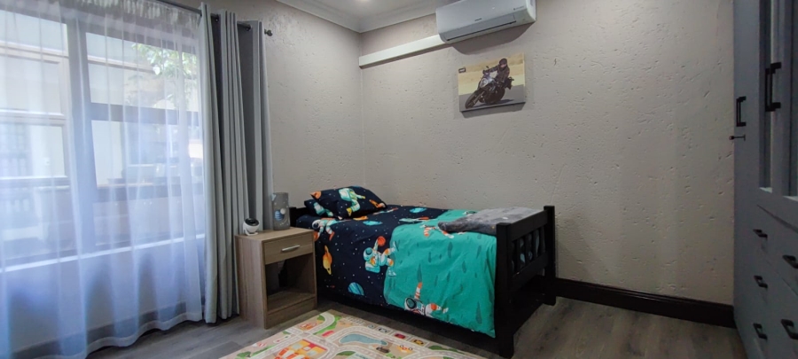 5 Bedroom Property for Sale in Eldoraigne Gauteng