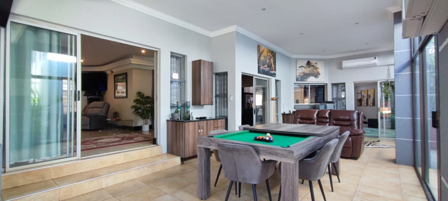 5 Bedroom Property for Sale in Eldoraigne Gauteng