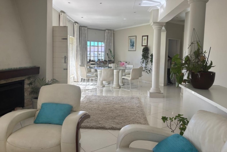 3 Bedroom Property for Sale in Mondeor Gauteng