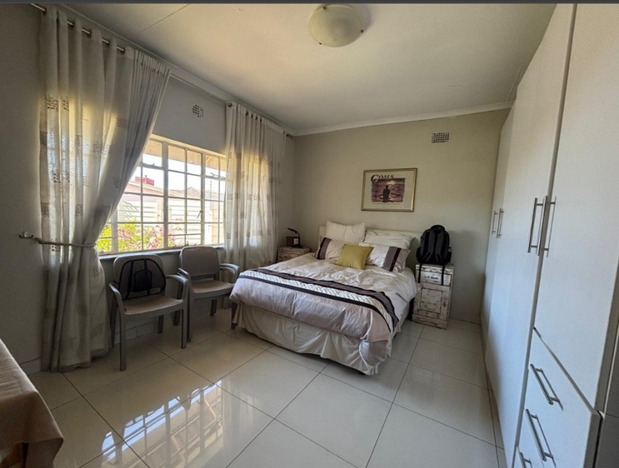 3 Bedroom Property for Sale in Mondeor Gauteng