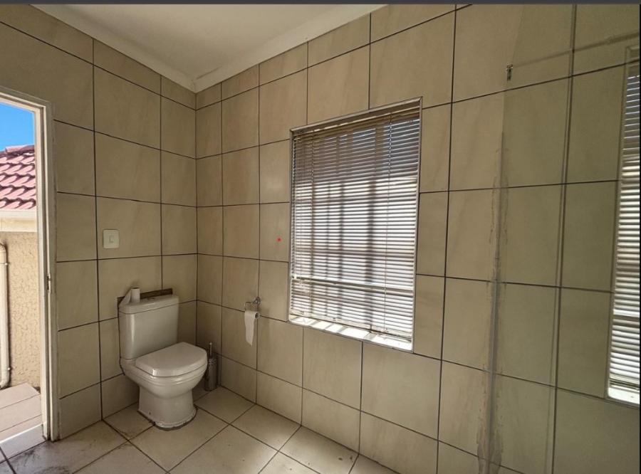 3 Bedroom Property for Sale in Mondeor Gauteng