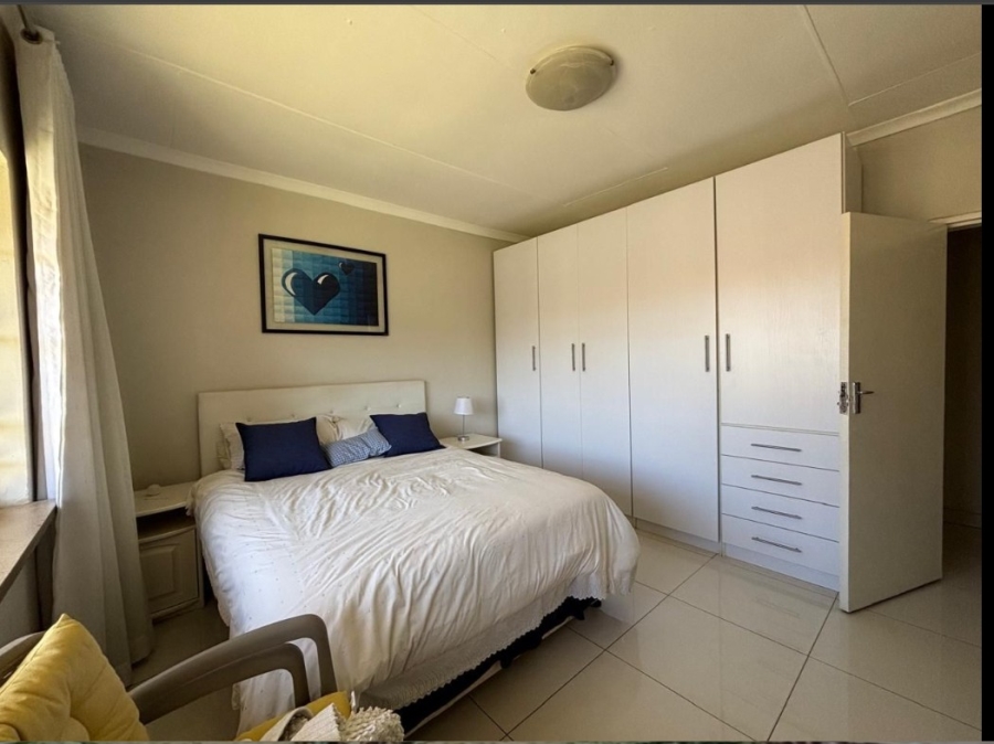 3 Bedroom Property for Sale in Mondeor Gauteng
