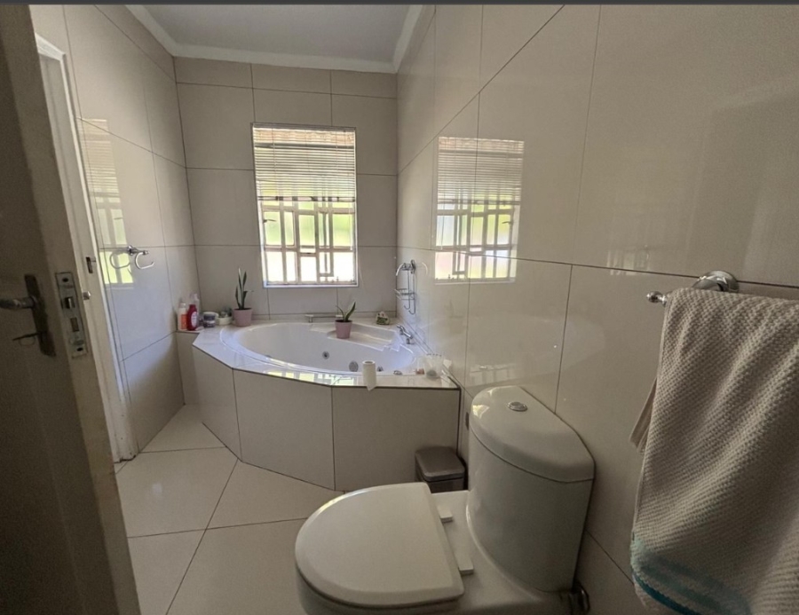 3 Bedroom Property for Sale in Mondeor Gauteng