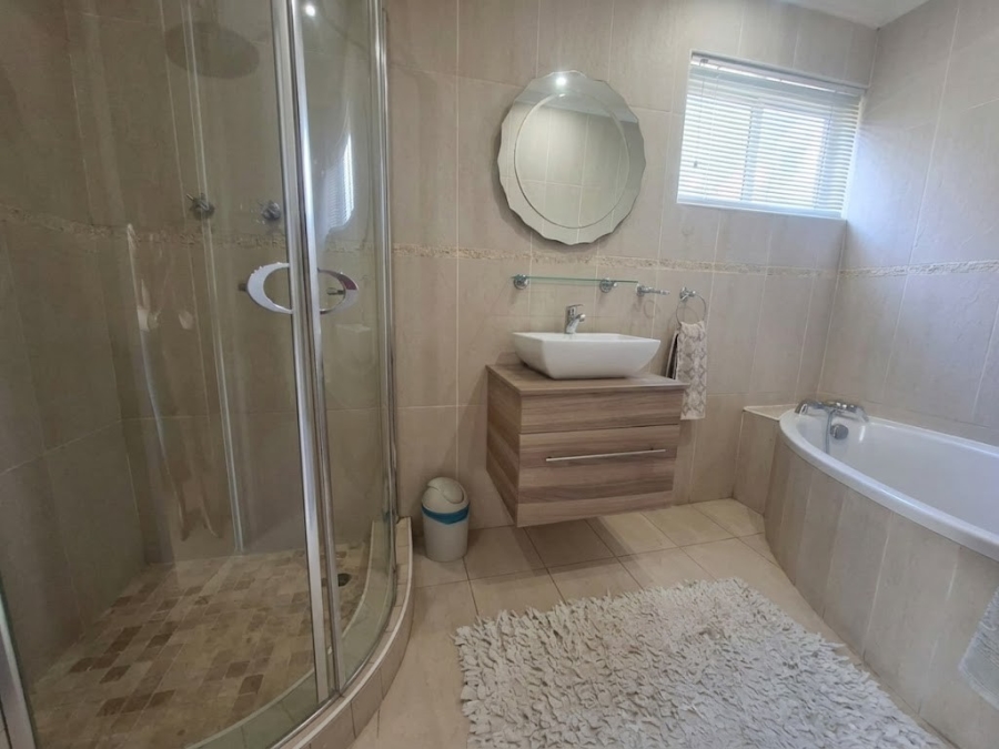 3 Bedroom Property for Sale in Three Rivers Proper Gauteng