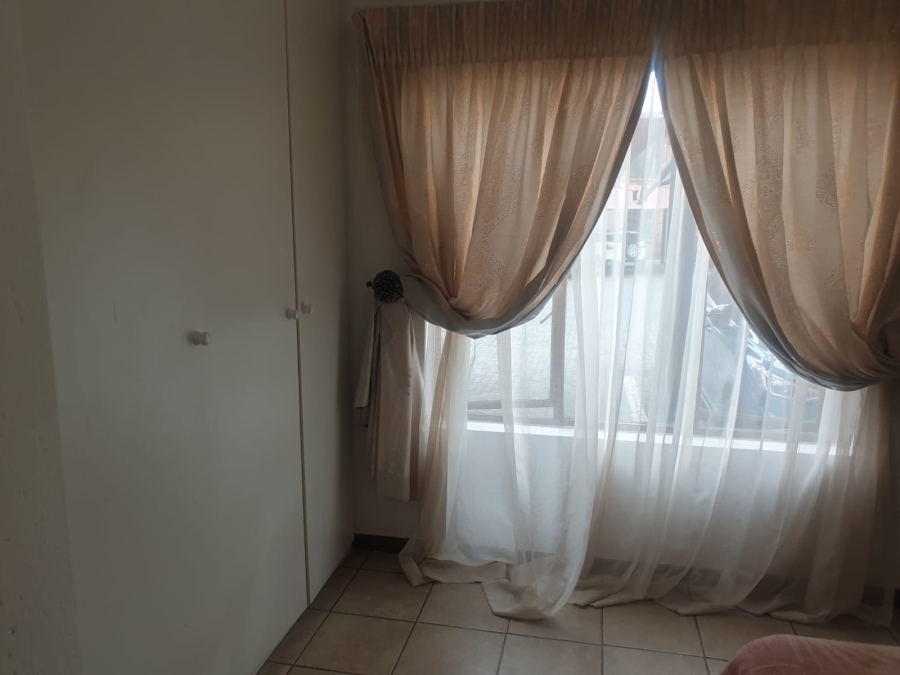 2 Bedroom Property for Sale in Helderwyk Gauteng