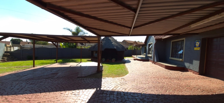 3 Bedroom Property for Sale in Groeneweide Gauteng