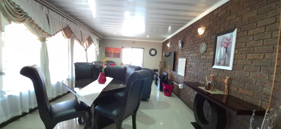 3 Bedroom Property for Sale in Groeneweide Gauteng