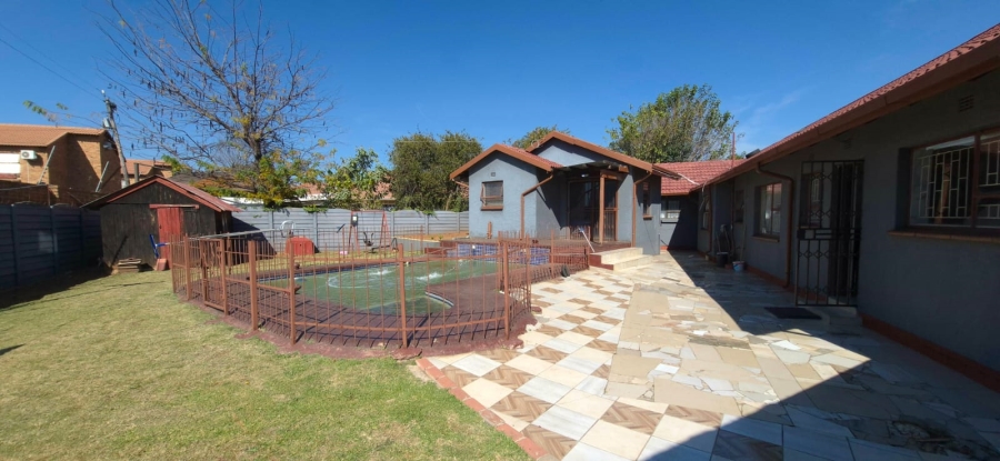 3 Bedroom Property for Sale in Groeneweide Gauteng