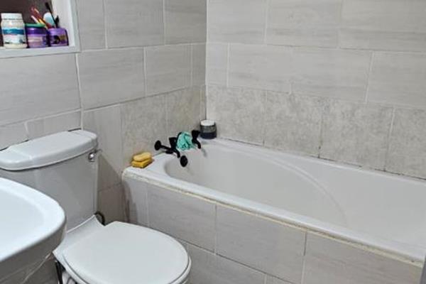 1 Bedroom Property for Sale in Crystal Park Gauteng