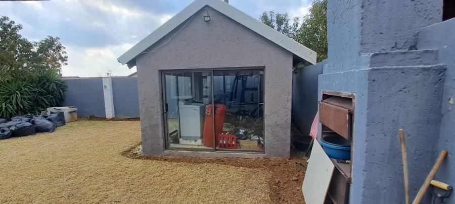 To Let 3 Bedroom Property for Rent in Windmill Park Gauteng