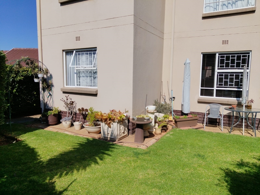 2 Bedroom Property for Sale in Bonaero Park Gauteng