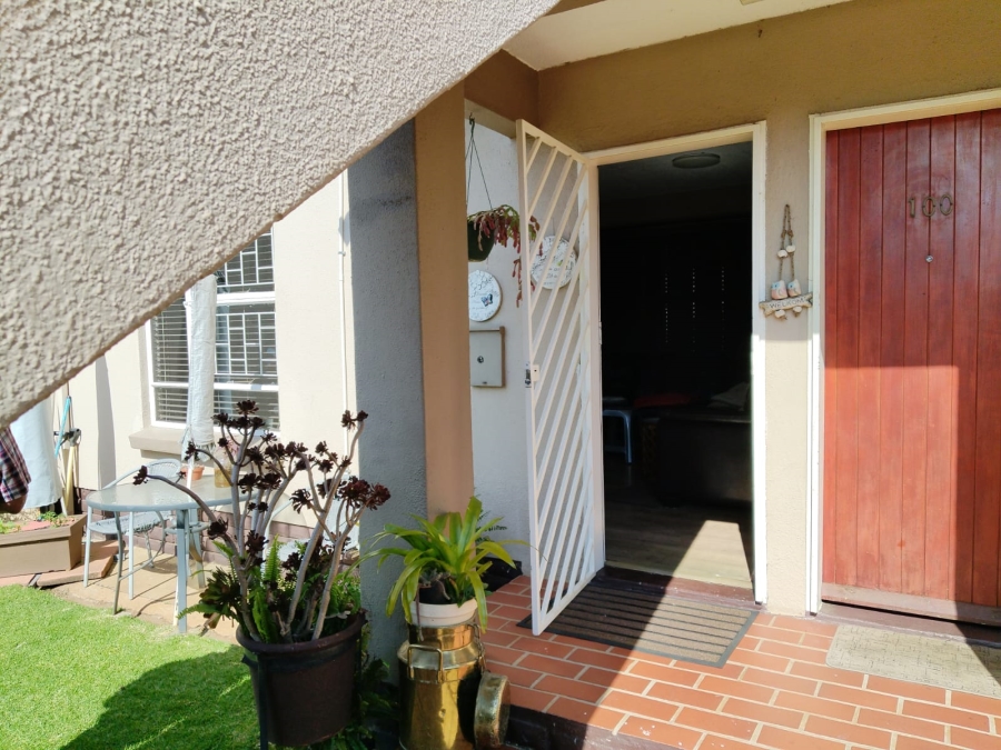2 Bedroom Property for Sale in Bonaero Park Gauteng