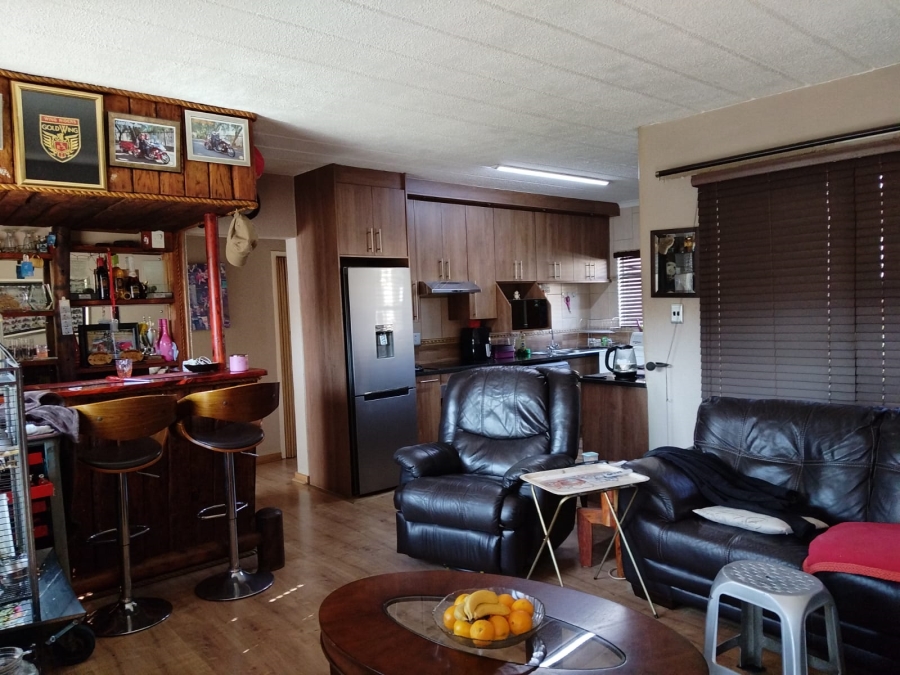2 Bedroom Property for Sale in Bonaero Park Gauteng