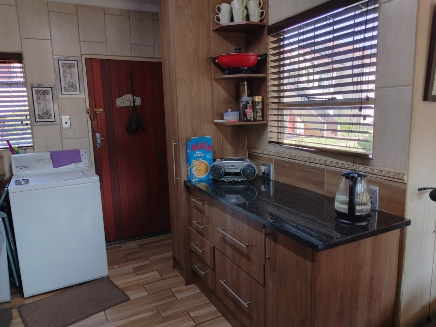 2 Bedroom Property for Sale in Bonaero Park Gauteng