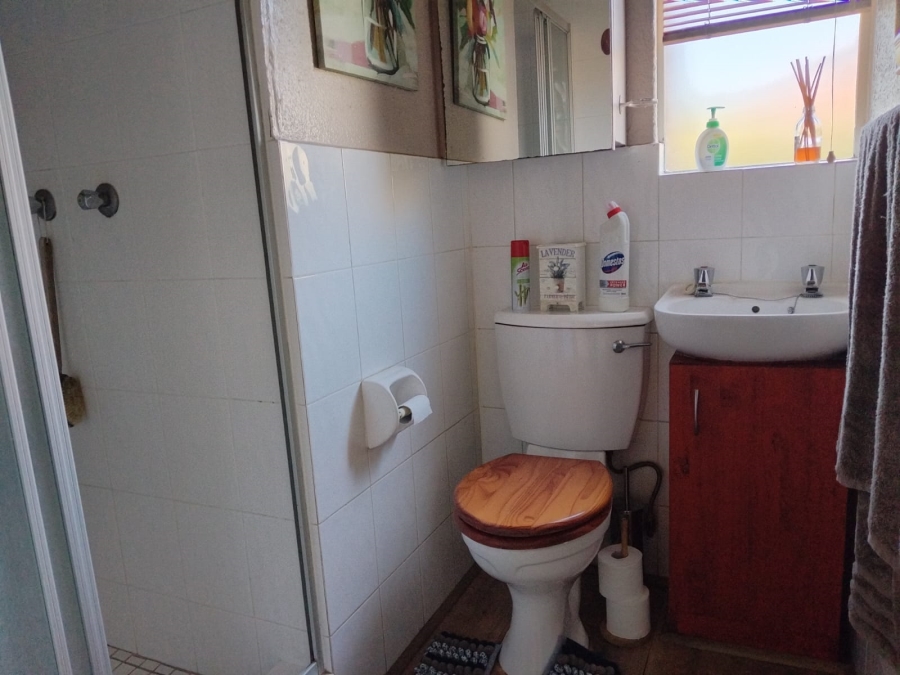 2 Bedroom Property for Sale in Bonaero Park Gauteng