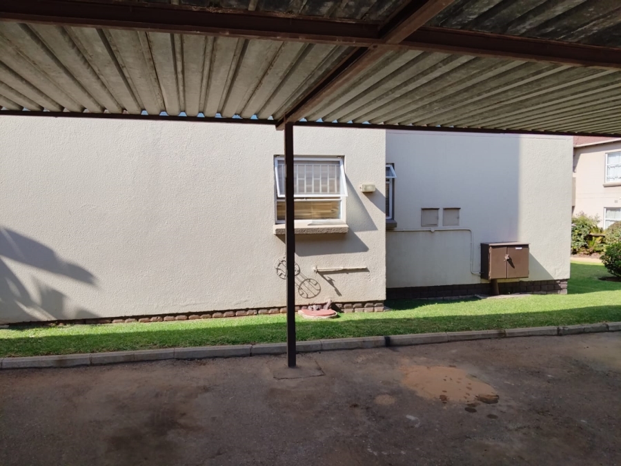 2 Bedroom Property for Sale in Bonaero Park Gauteng