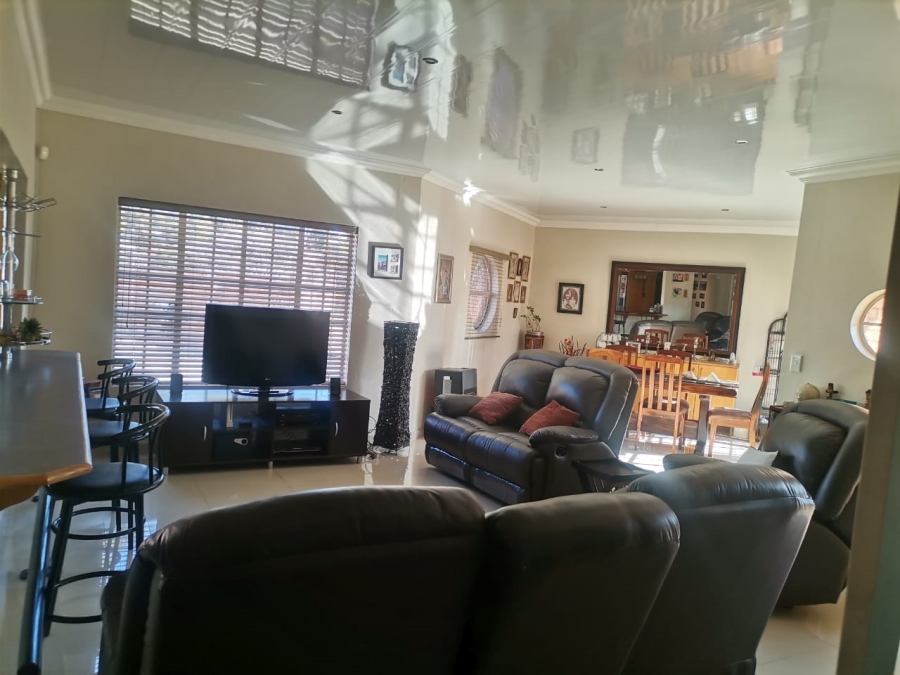 3 Bedroom Property for Sale in Vanderbijlpark SE 4 Gauteng