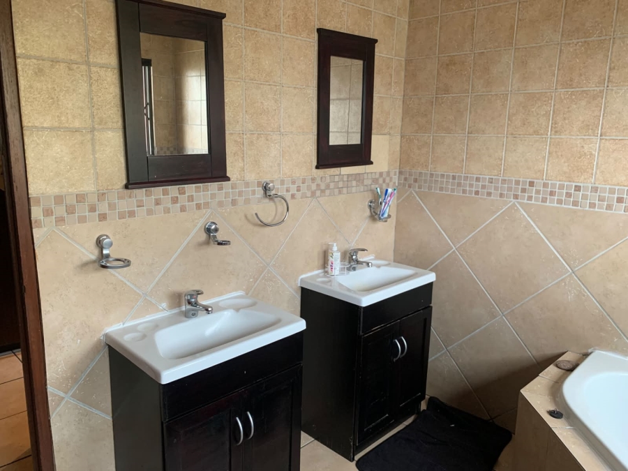 4 Bedroom Property for Sale in Amberfield Ridge Gauteng