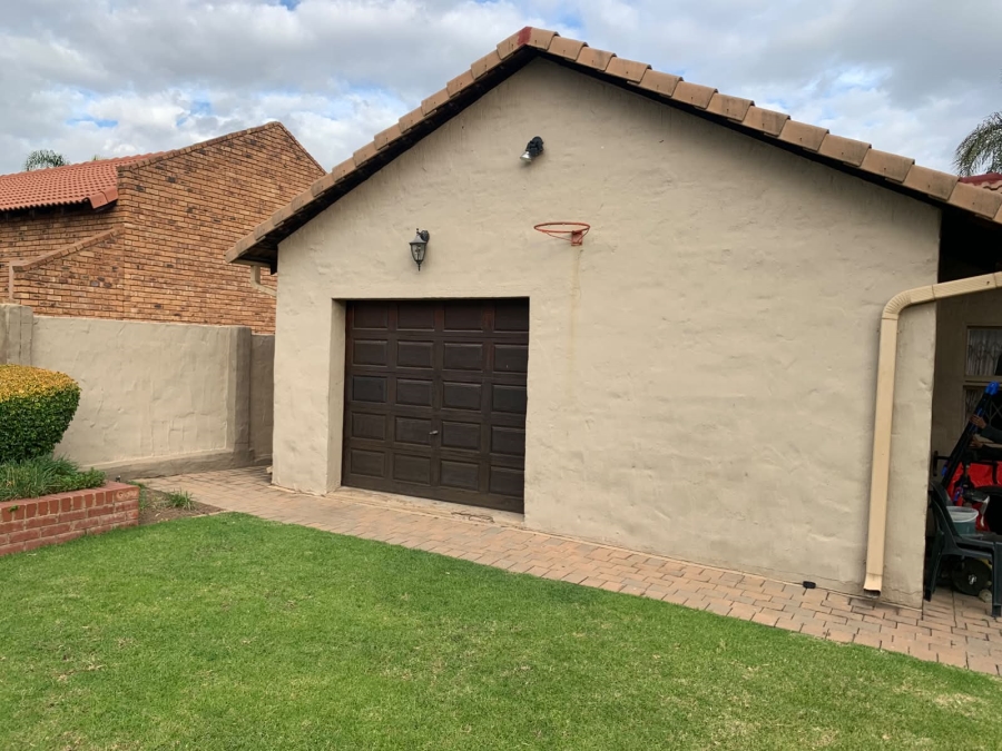 4 Bedroom Property for Sale in Amberfield Ridge Gauteng