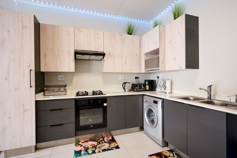 2 Bedroom Property for Sale in Erand Gardens Gauteng