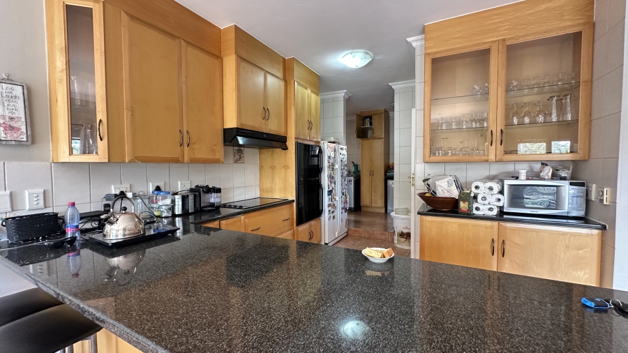 5 Bedroom Property for Sale in Eldo Glen Gauteng