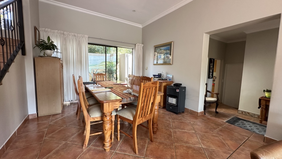 5 Bedroom Property for Sale in Eldo Glen Gauteng