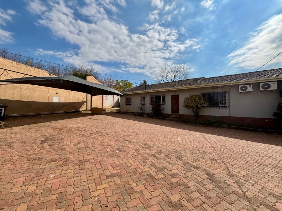 To Let 3 Bedroom Property for Rent in Blairgowrie Gauteng