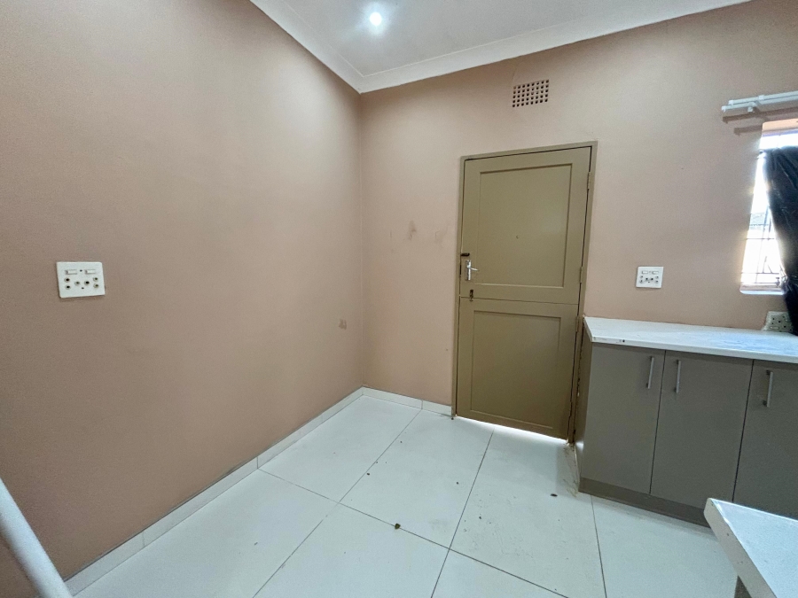 To Let 3 Bedroom Property for Rent in Blairgowrie Gauteng