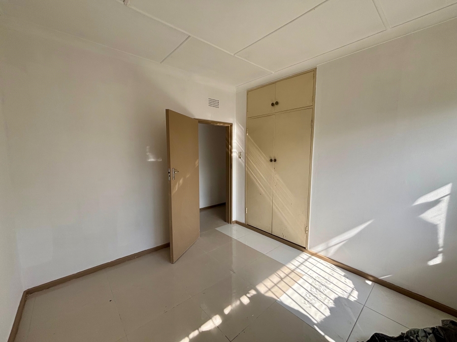 To Let 3 Bedroom Property for Rent in Blairgowrie Gauteng