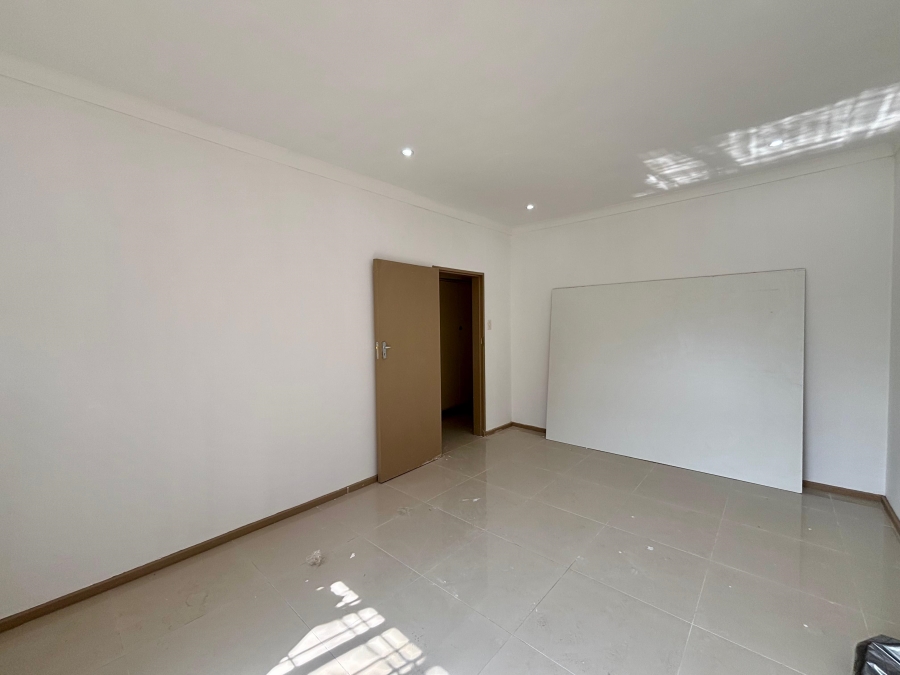 To Let 3 Bedroom Property for Rent in Blairgowrie Gauteng