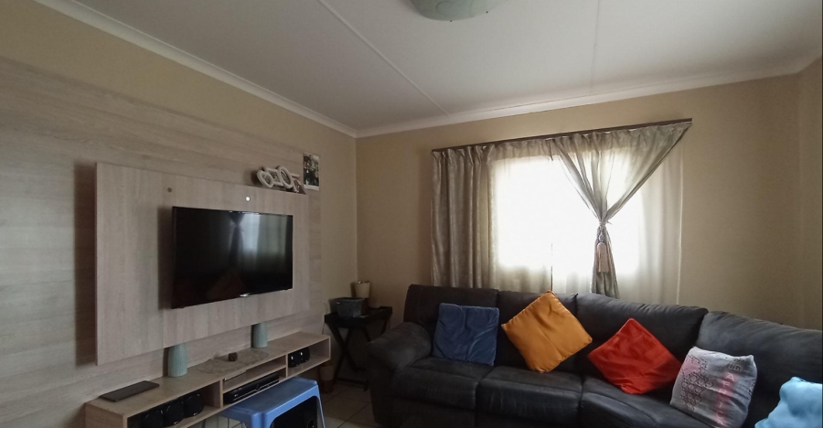 3 Bedroom Property for Sale in Kosmosdal Gauteng