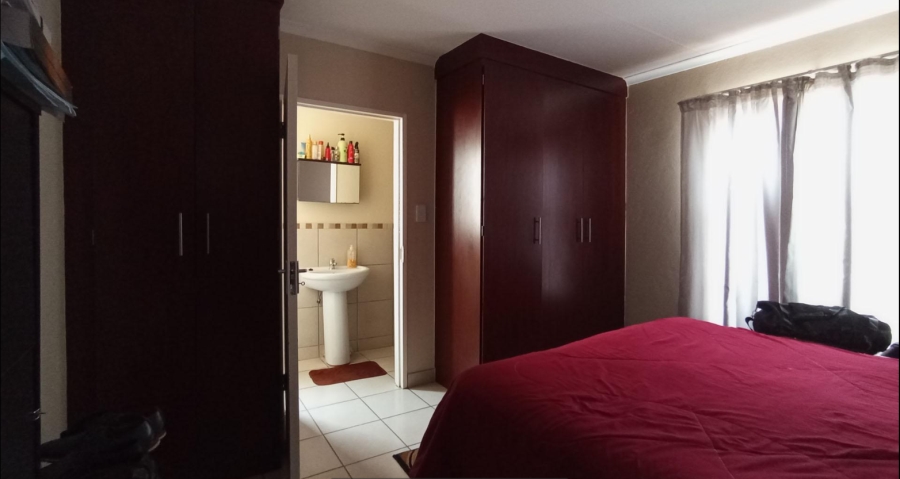 3 Bedroom Property for Sale in Kosmosdal Gauteng