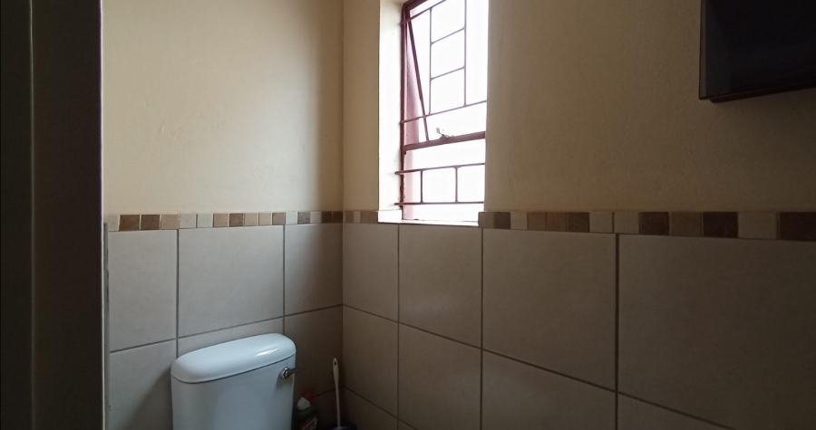 3 Bedroom Property for Sale in Kosmosdal Gauteng