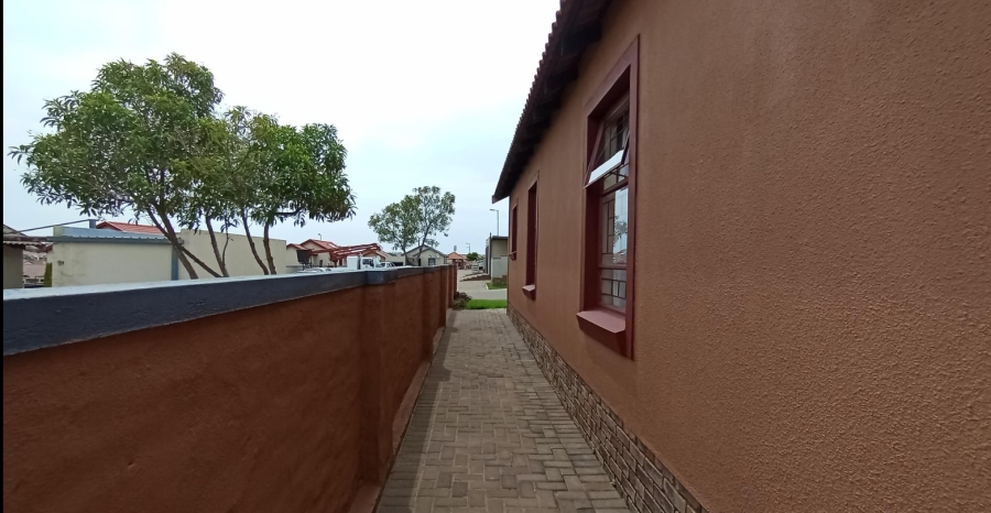 3 Bedroom Property for Sale in Kosmosdal Gauteng