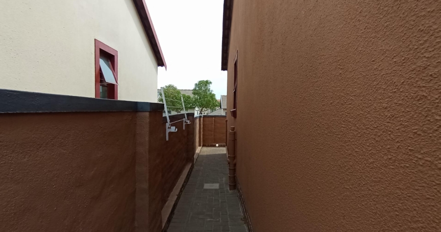 3 Bedroom Property for Sale in Kosmosdal Gauteng