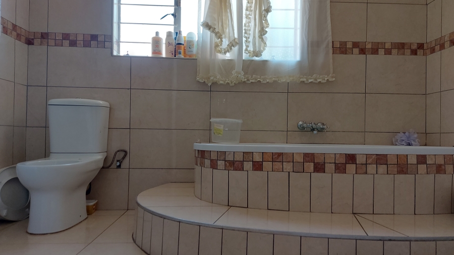 4 Bedroom Property for Sale in Dawn Park Gauteng
