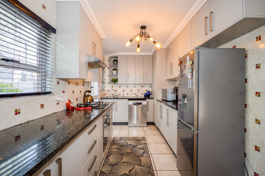 3 Bedroom Property for Sale in Linden Gauteng