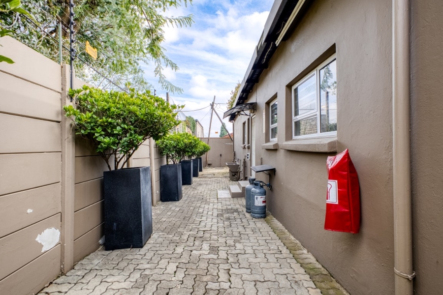 3 Bedroom Property for Sale in Linden Gauteng