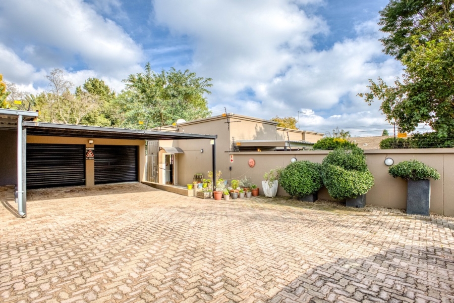 3 Bedroom Property for Sale in Linden Gauteng