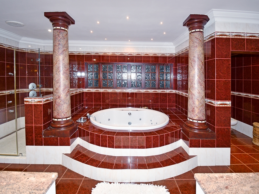 5 Bedroom Property for Sale in Bryanston Gauteng