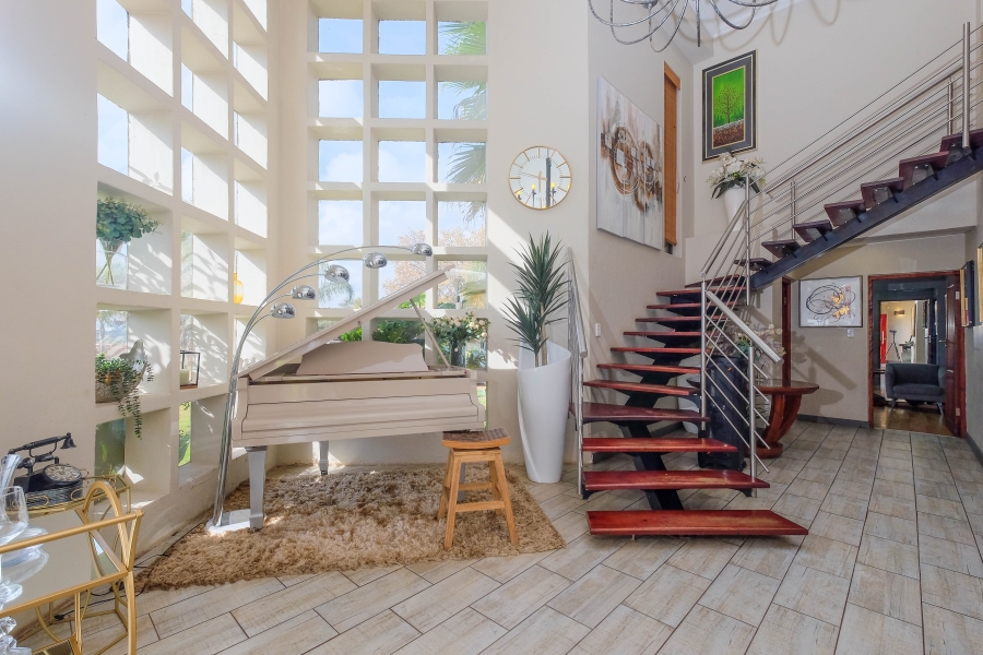 4 Bedroom Property for Sale in Pinehaven Gauteng