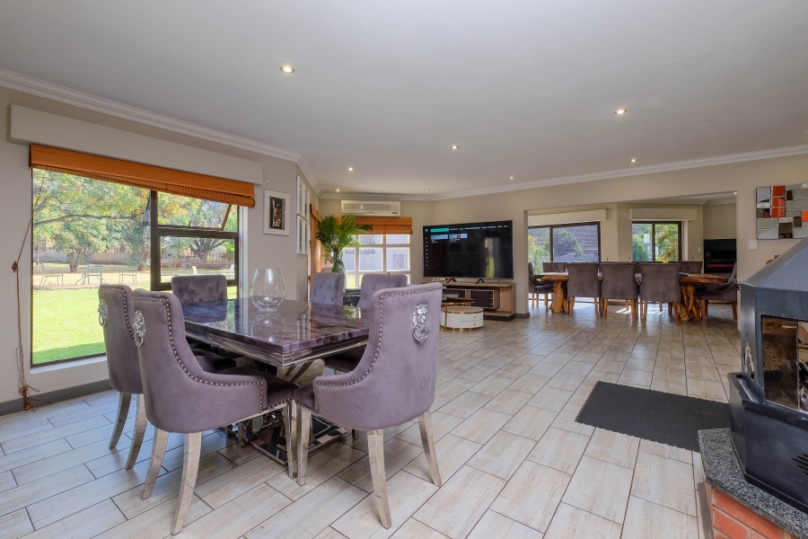 4 Bedroom Property for Sale in Pinehaven Gauteng