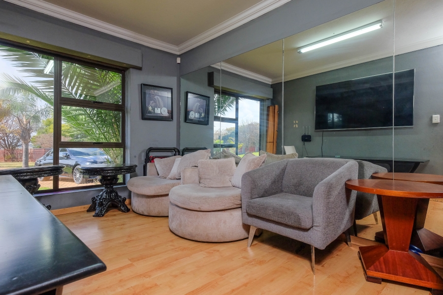 4 Bedroom Property for Sale in Pinehaven Gauteng