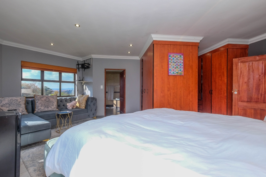 4 Bedroom Property for Sale in Pinehaven Gauteng