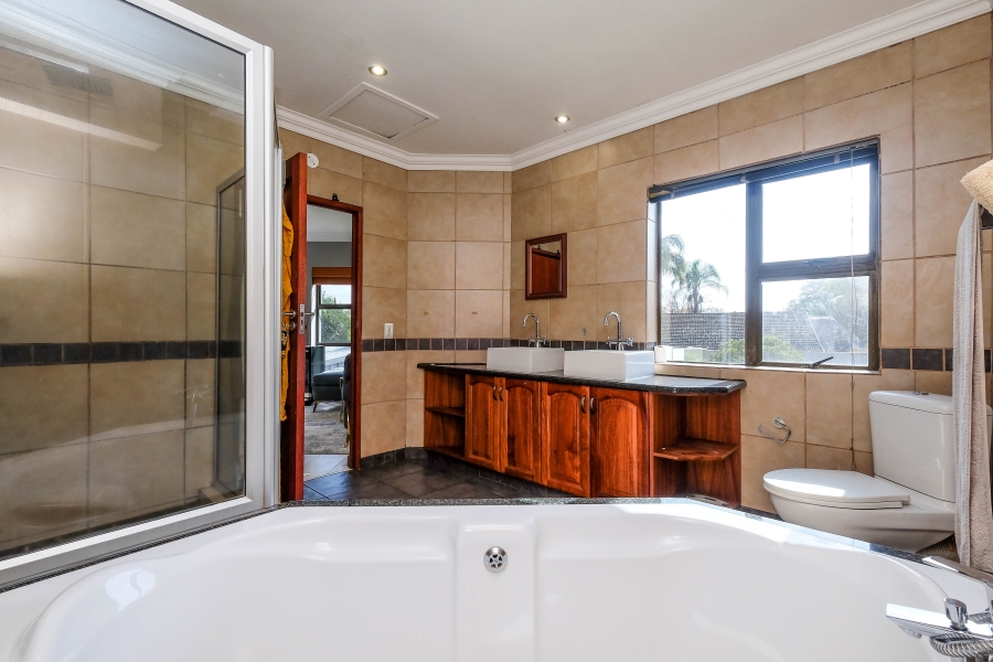 4 Bedroom Property for Sale in Pinehaven Gauteng